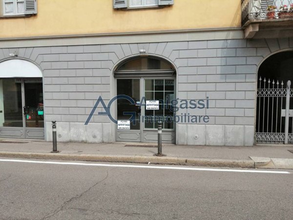 negozio in vendita a Bergamo in zona Borgo Palazzo