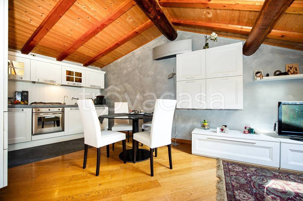 appartamento in vendita a Bergamo in zona Città Alta