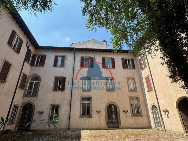 ufficio in vendita a Bergamo in zona Borgo Palazzo