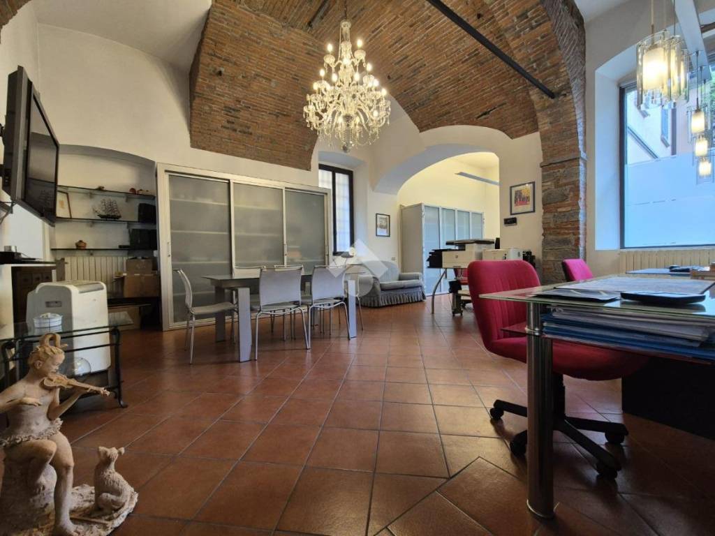 ufficio in vendita a Bergamo in zona Borgo Palazzo