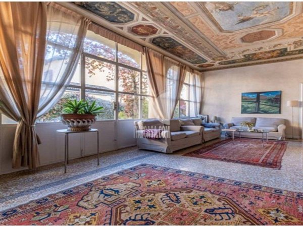 casa indipendente in vendita a Bergamo in zona Redona