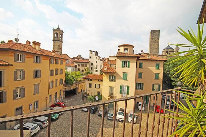 appartamento in vendita a Bergamo in zona Città Alta