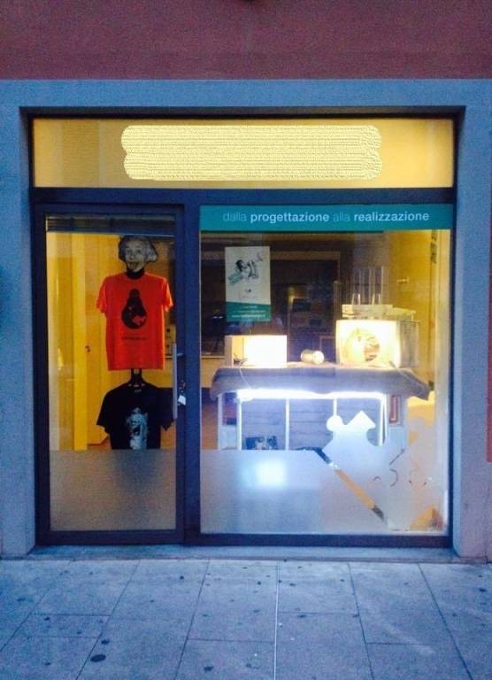 locale commerciale in vendita a Bergamo