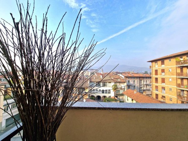 appartamento in vendita a Bergamo in zona Borgo Santa Caterina