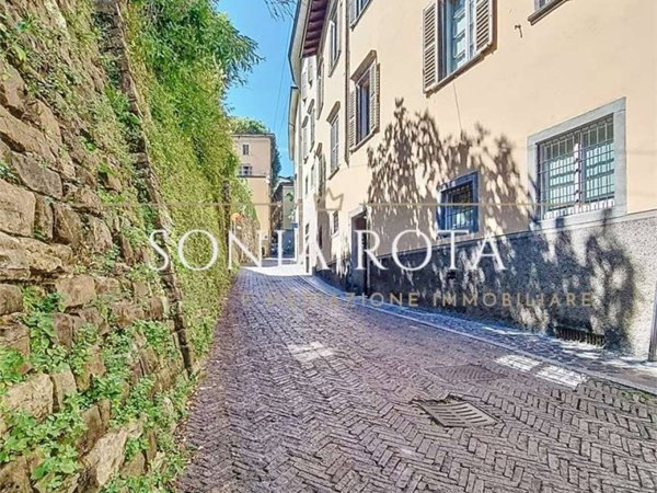 appartamento in vendita a Bergamo in zona Città Alta