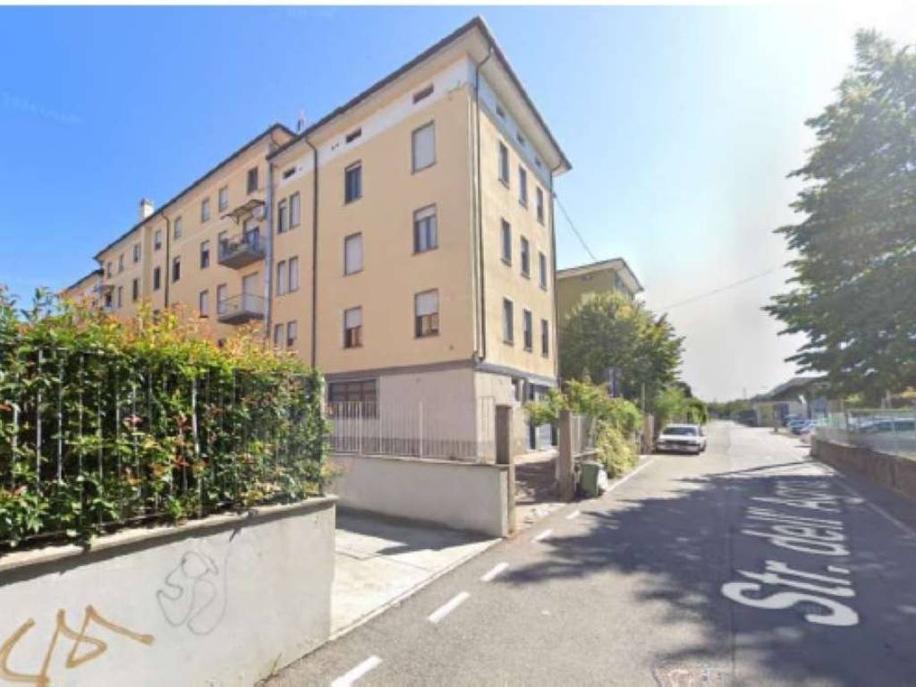 negozio in vendita a Bergamo in zona Redona