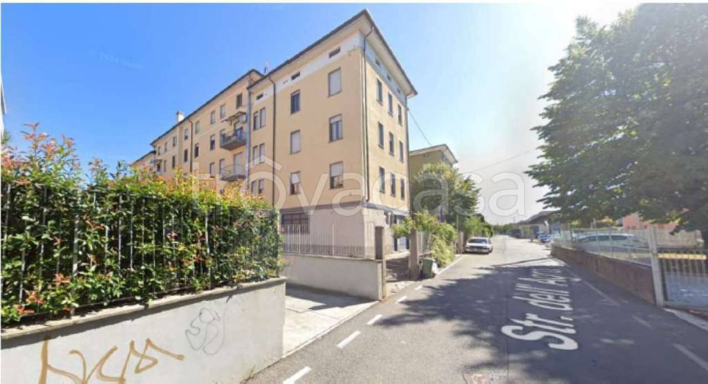 negozio in vendita a Bergamo in zona Redona