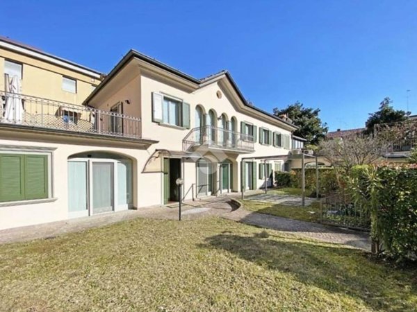 casa indipendente in vendita a Bergamo in zona Borgo Palazzo