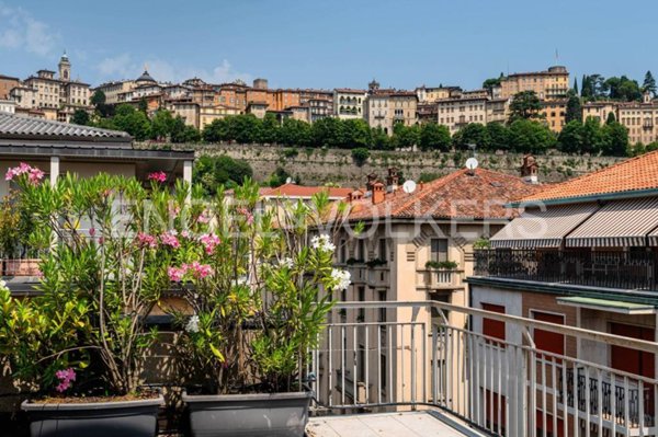 appartamento in vendita a Bergamo in zona Città Alta