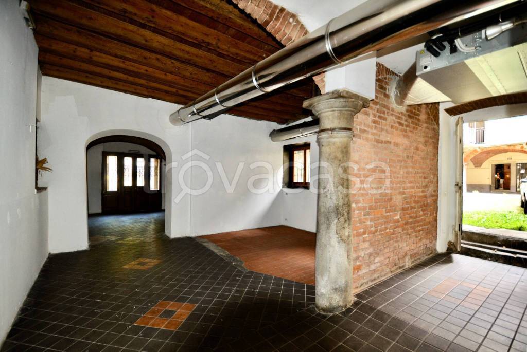 negozio in vendita a Bergamo in zona Borgo Santa Caterina