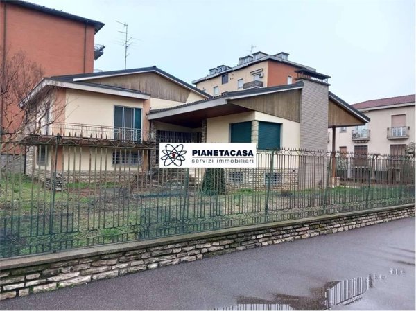 casa indipendente in vendita a Bergamo in zona Celadina