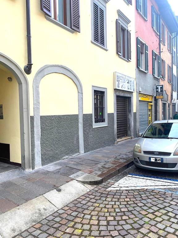 negozio in vendita a Bergamo in zona Borgo Santa Caterina