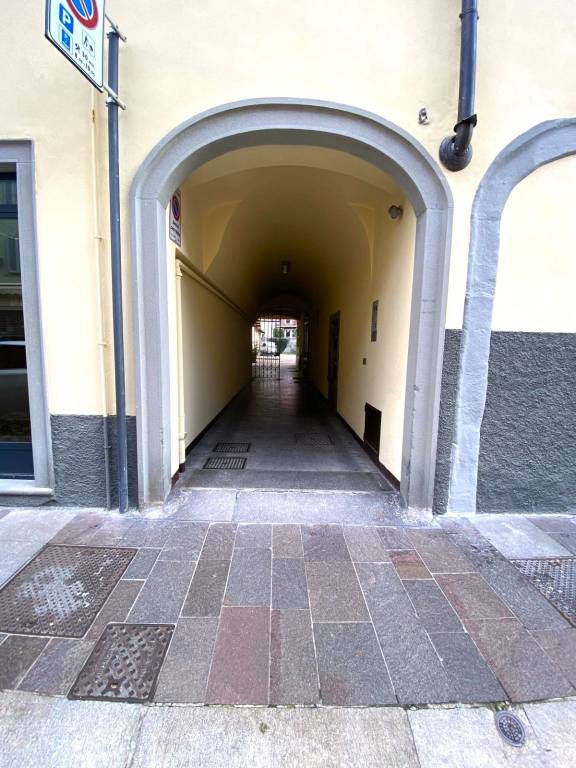 negozio in vendita a Bergamo in zona Borgo Santa Caterina