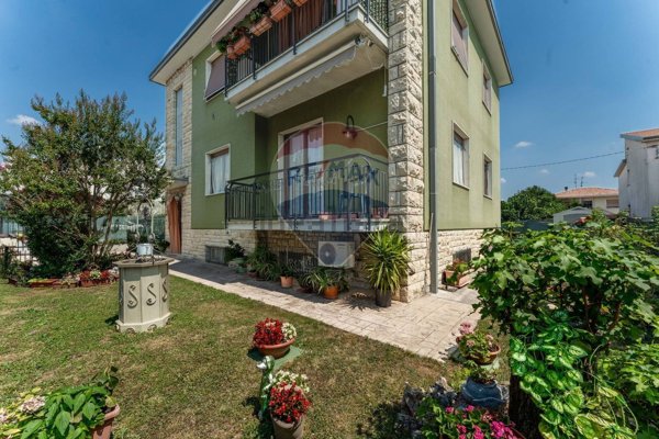 appartamento in vendita a Bergamo in zona Colognola