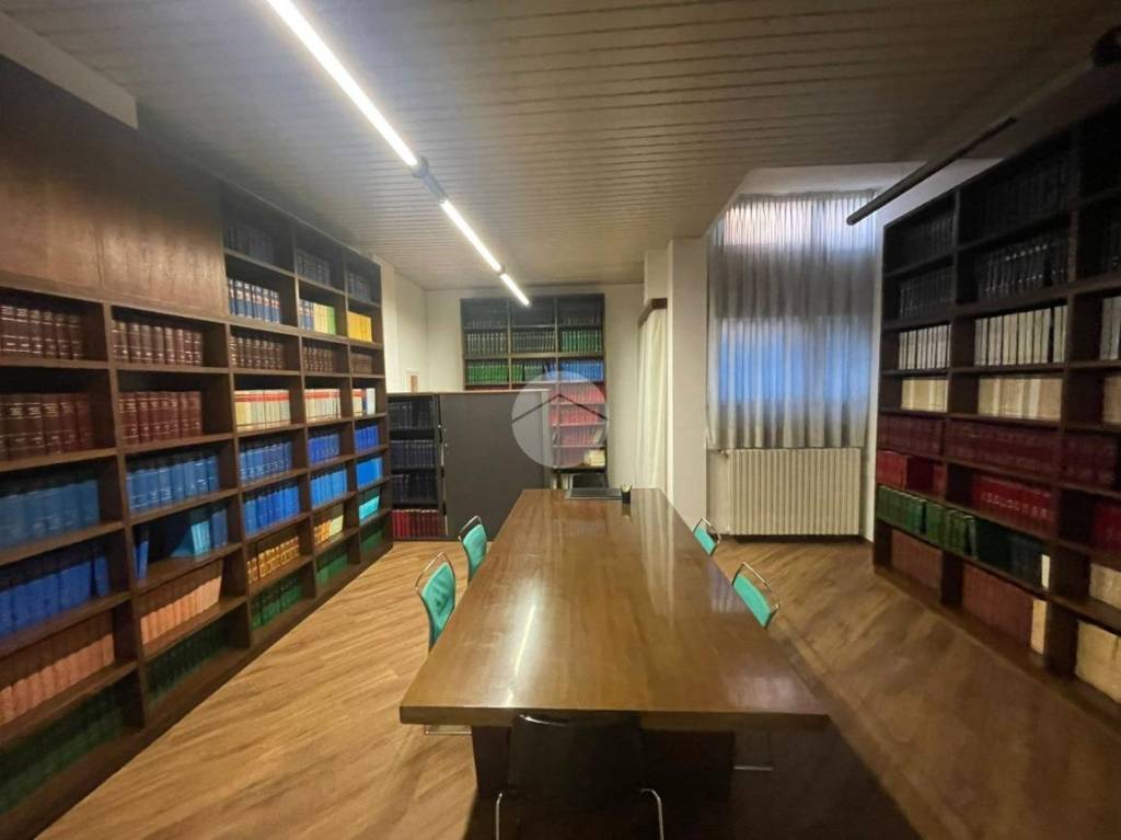 ufficio in vendita a Bergamo in zona Bergamo Centro
