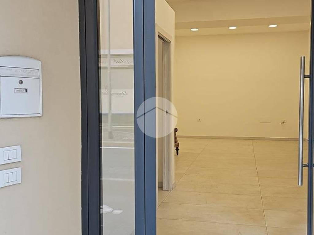 negozio in vendita a Bergamo in zona Borgo Palazzo