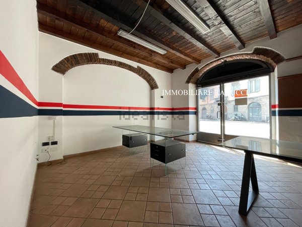 negozio in vendita a Bergamo in zona Bergamo Centro