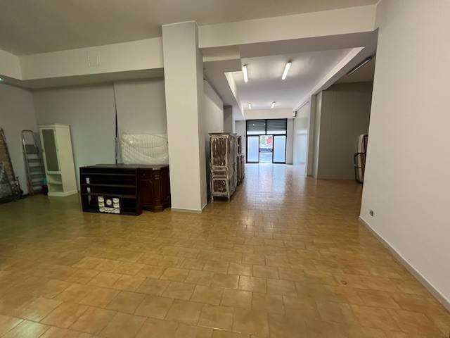 locale commerciale in vendita a Bergamo in zona Borgo Palazzo