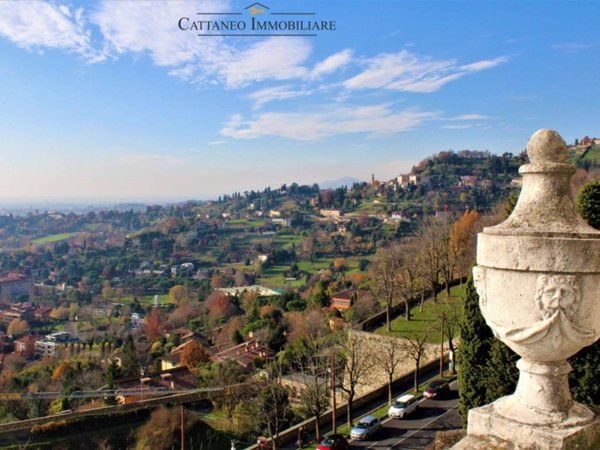 appartamento in vendita a Bergamo in zona Città Alta