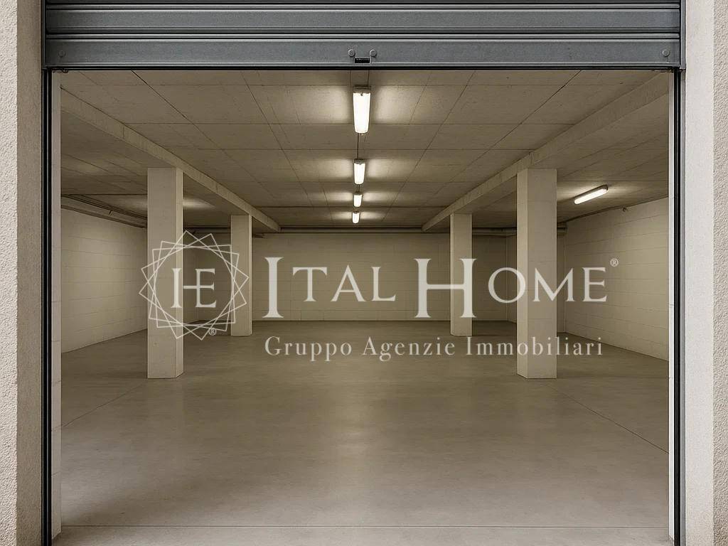 locale commerciale in vendita a Bergamo in zona Redona