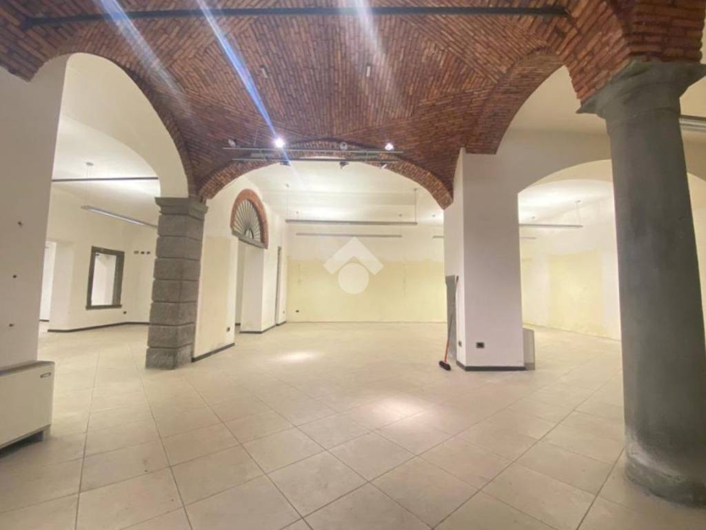 negozio in vendita a Bergamo in zona Borgo Palazzo