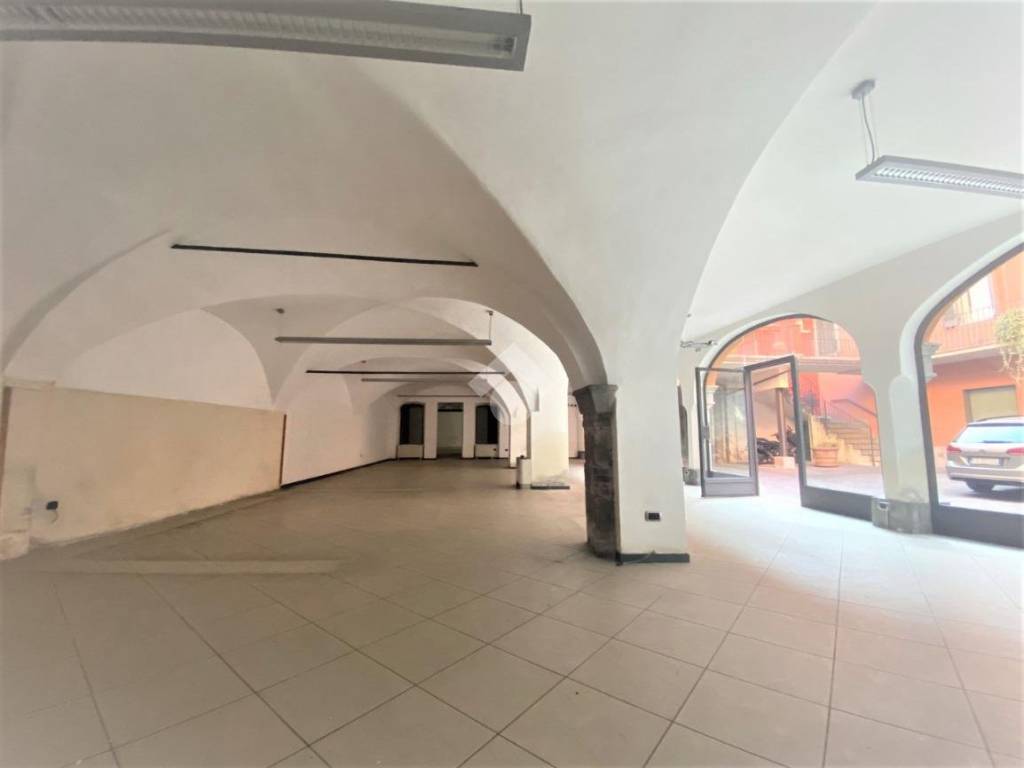 negozio in vendita a Bergamo in zona Borgo Palazzo
