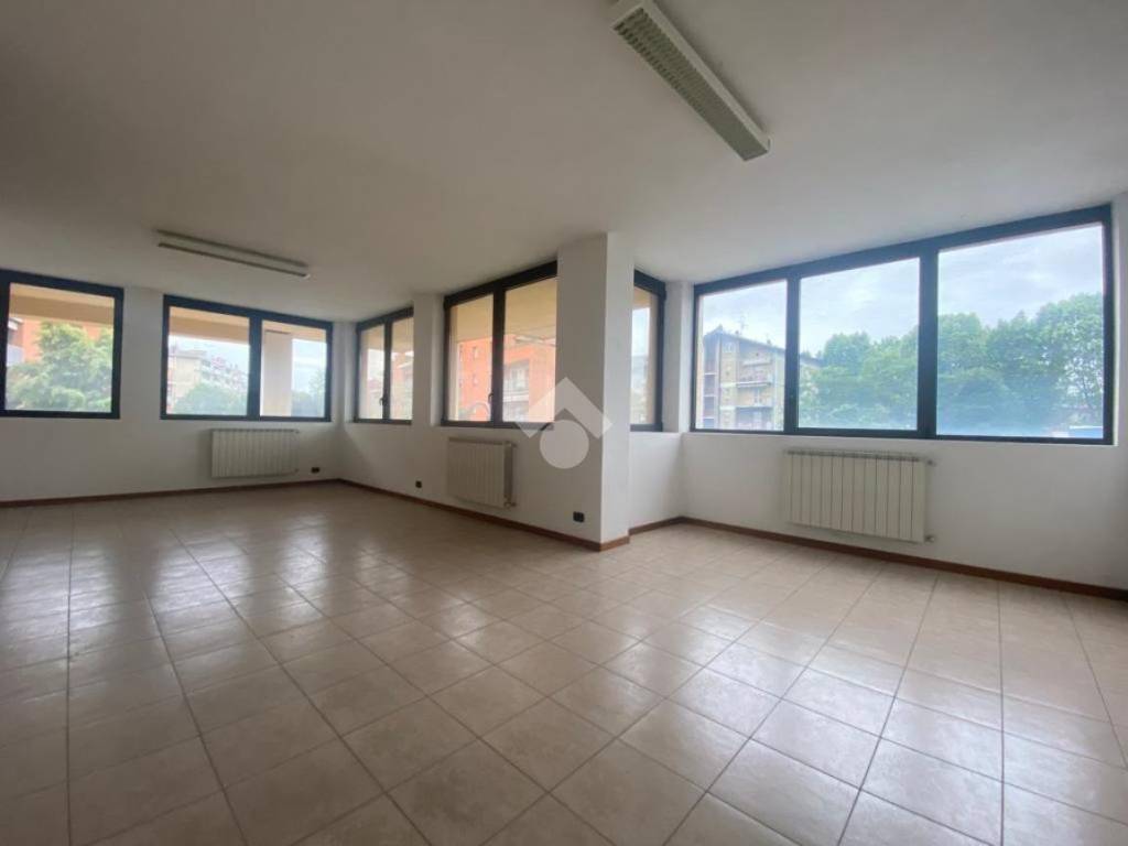 ufficio in vendita a Bergamo in zona Malpensata