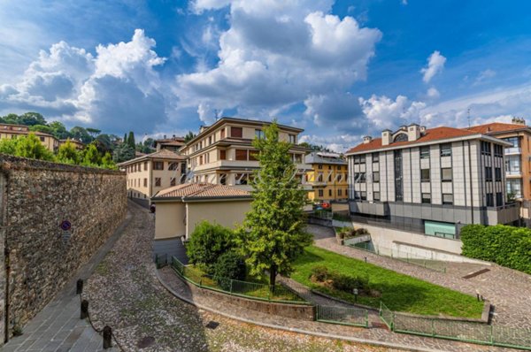appartamento in vendita a Bergamo in zona Bergamo Centro