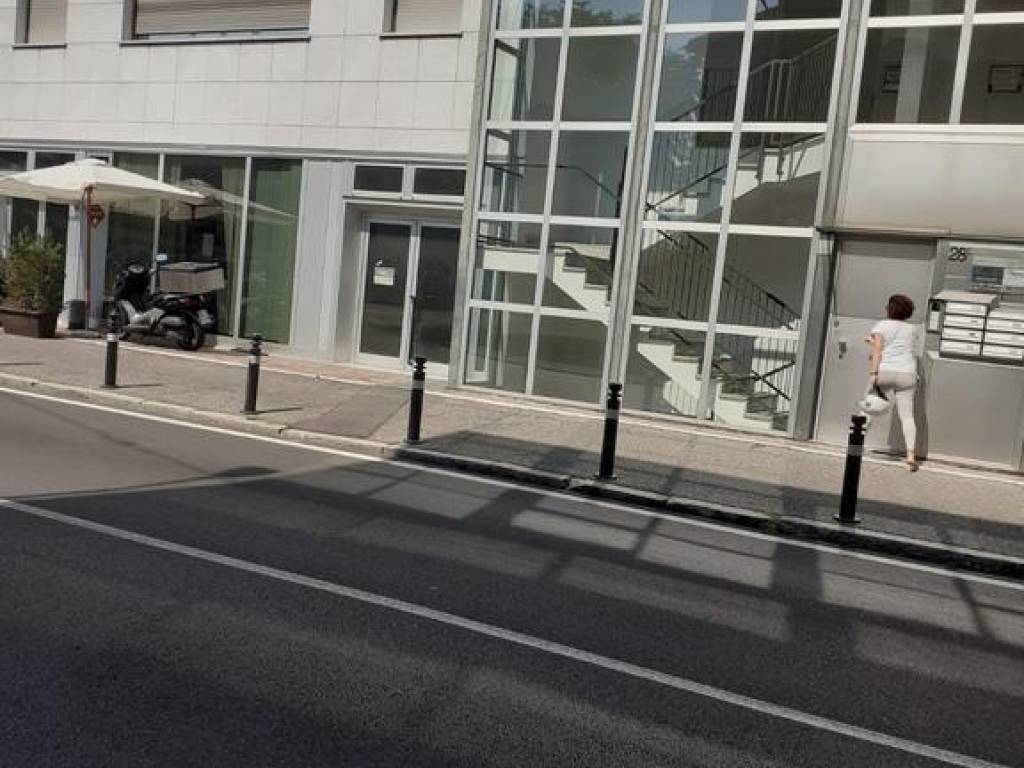 negozio in vendita a Bergamo in zona Borgo Palazzo