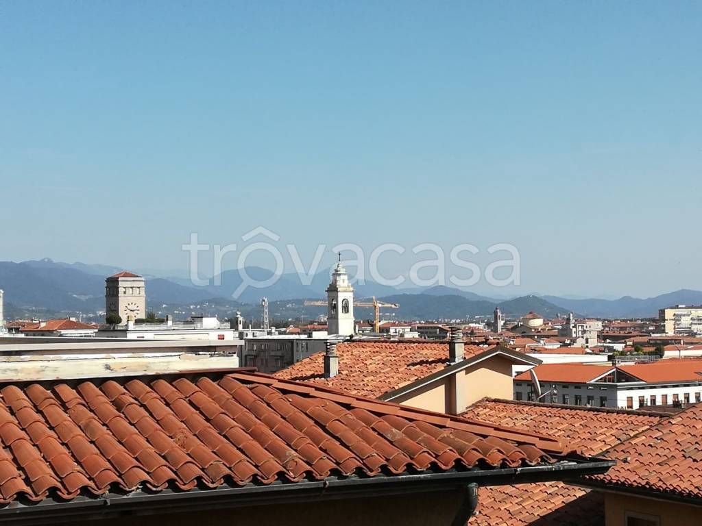 appartamento in vendita a Bergamo in zona Città Alta
