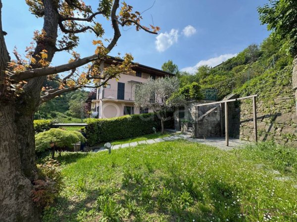 casa indipendente in vendita a Bergamo in zona Città Alta