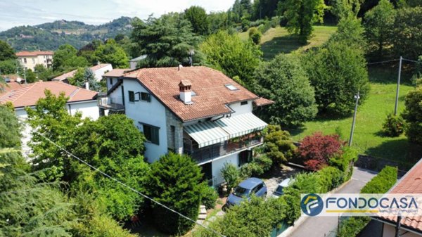 casa indipendente in vendita a Bergamo in zona Città Alta