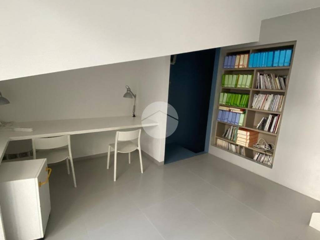 negozio in vendita a Bergamo in zona Borgo Palazzo