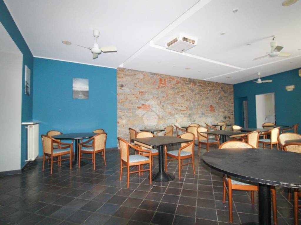 negozio in vendita a Bergamo in zona Borgo Palazzo