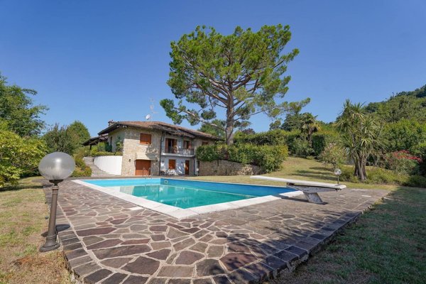 casa indipendente in vendita a Bergamo in zona Monterosso