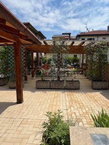 appartamento in vendita a Bergamo in zona Borgo Santa Caterina