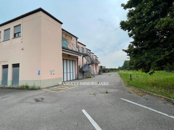 locale commerciale in vendita a Bergamo in zona Borgo Palazzo
