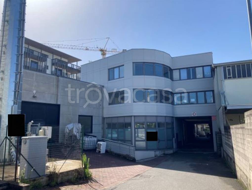 ufficio in vendita a Bergamo in zona Redona