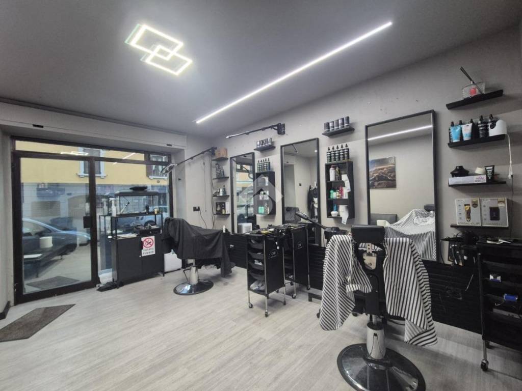 negozio in vendita a Bergamo in zona Borgo Palazzo