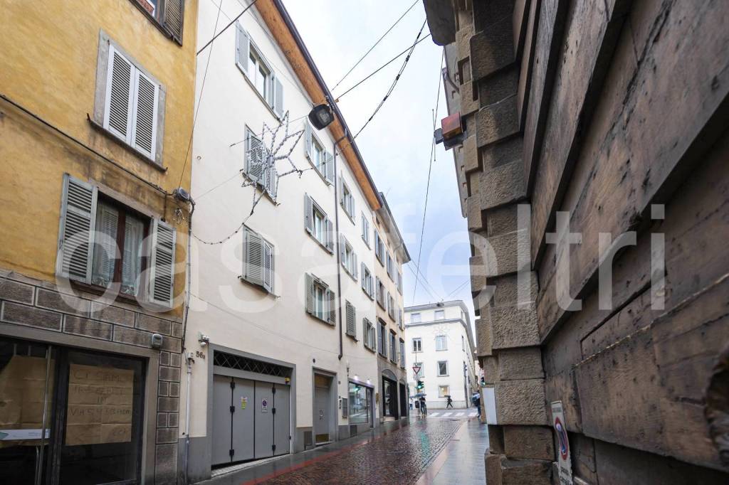 appartamento in vendita a Bergamo in zona Borgo Palazzo
