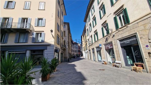 appartamento in vendita a Bergamo in zona Borgo Pignolo