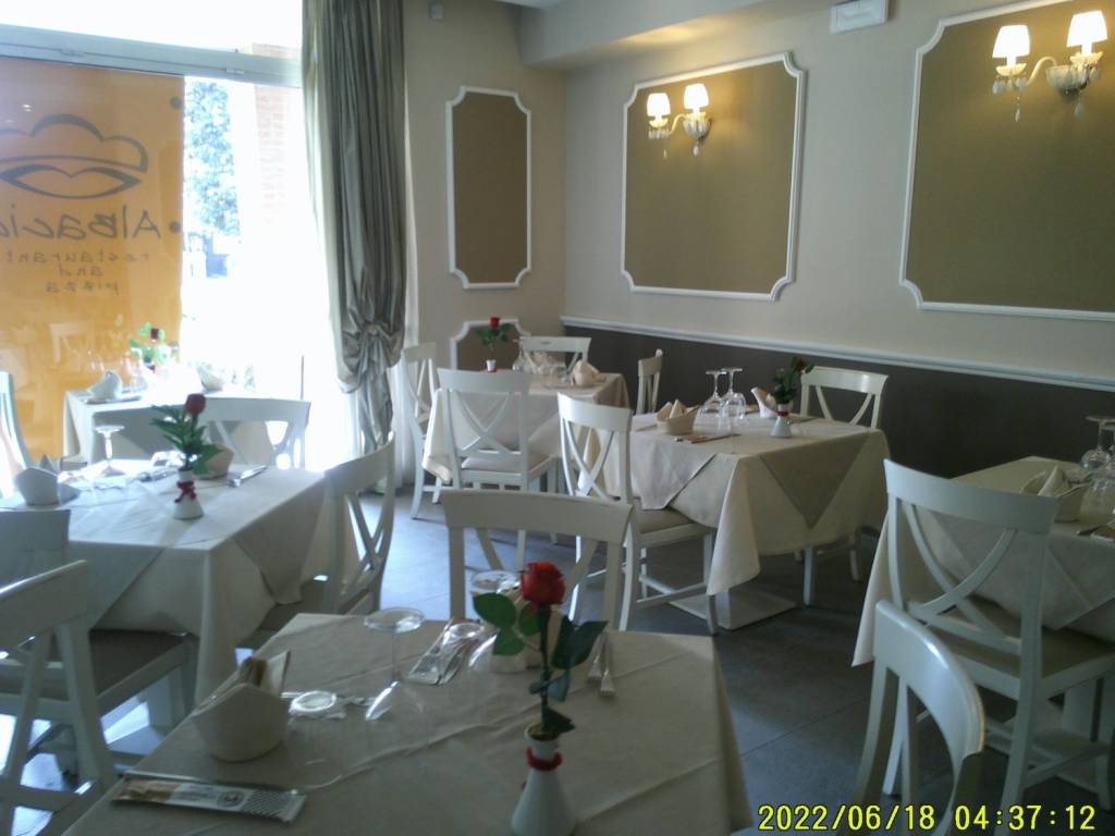 negozio in vendita a Bergamo in zona Borgo Palazzo