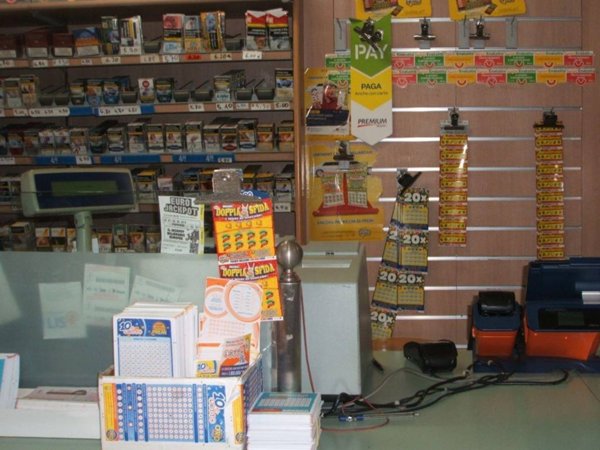 negozio in vendita a Bergamo in zona Borgo Palazzo