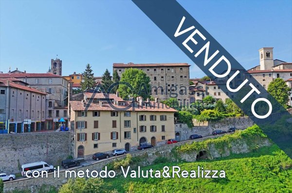 appartamento in vendita a Bergamo in zona Città Alta
