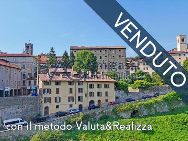 appartamento in vendita a Bergamo in zona Città Alta