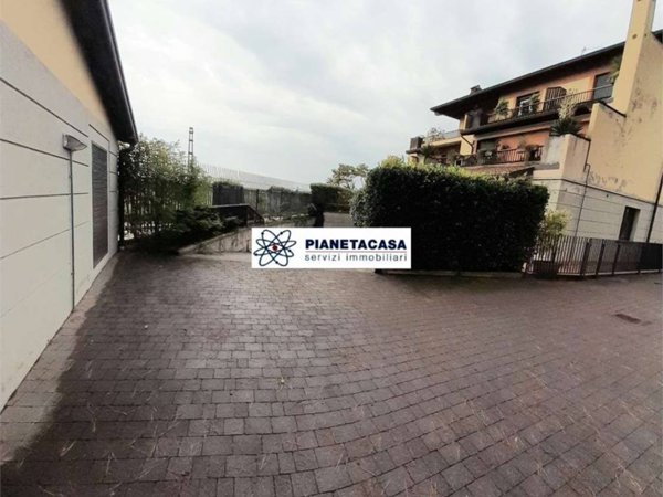 casa indipendente in vendita a Bergamo in zona Redona