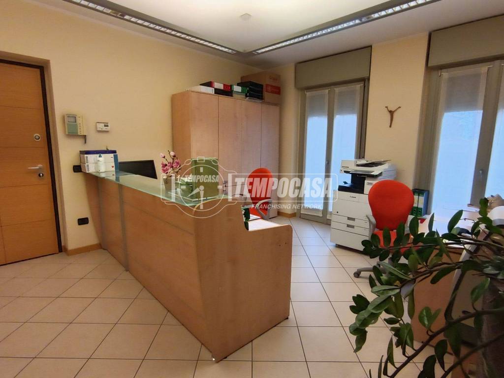 ufficio in vendita a Bergamo in zona Borgo Palazzo