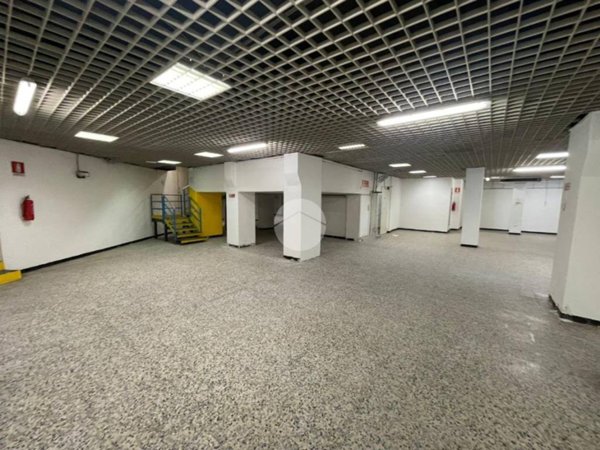 negozio in vendita a Bergamo in zona Bergamo Centro