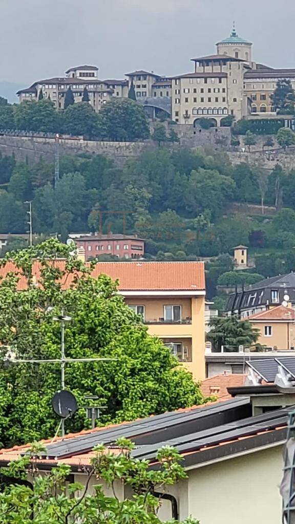 appartamento in vendita a Bergamo in zona Città Alta
