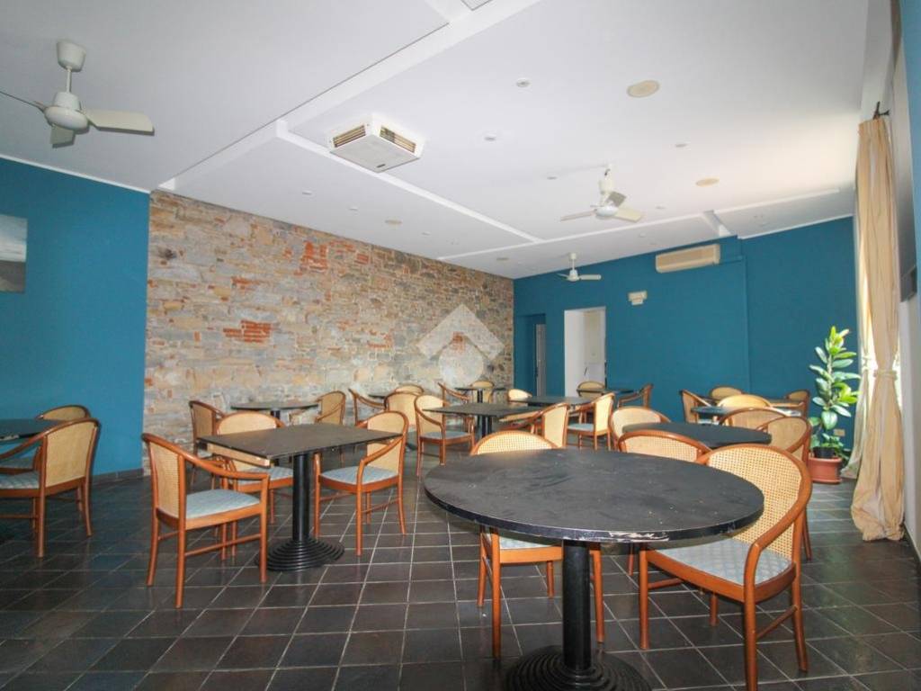 negozio in vendita a Bergamo in zona Borgo Palazzo